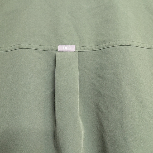 Figs Moss Rafaela-medium- Oversized Scrub Top - Picture 3 of 7